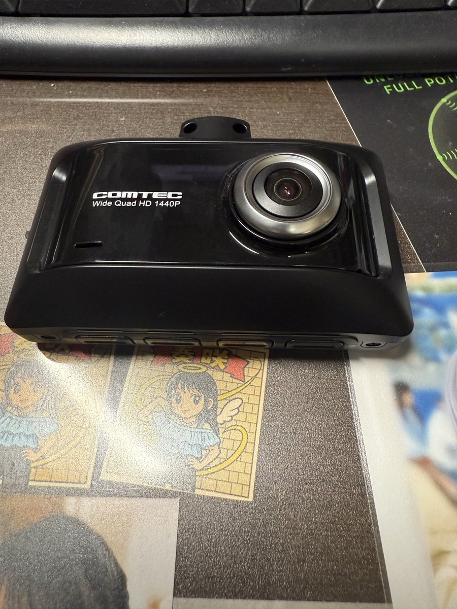gmdeathgm's tweet image. カムリに付いてきたドラレコが全然映らなくて調べたらこのメーカーのよくある症状って事で
買い替え前提なのでネットで出てきた修理方法試してみます
 #COMTEC