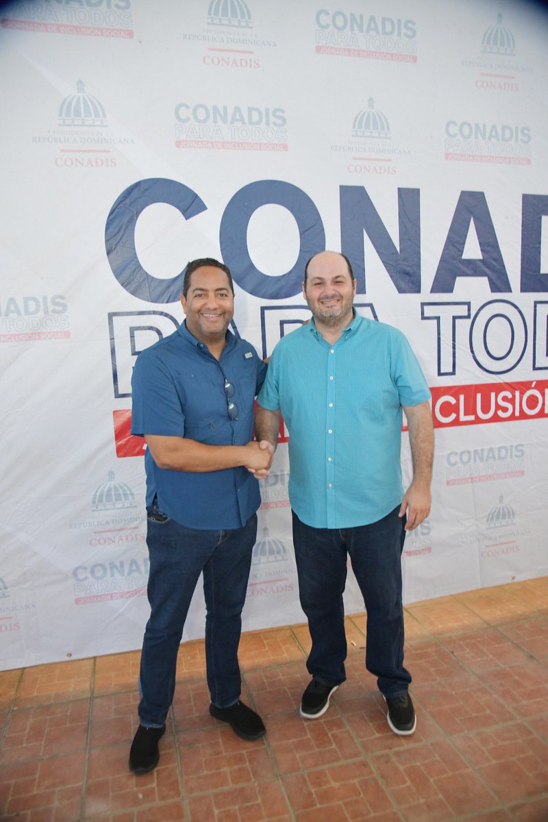 arturoheinsen's tweet image. Un día lleno de esperanza junto a @BennyMetz en la jornada “CONADIS para todos”: más de 600 personas con discapacidad recibieron atención médica gratuita. Gracias a quienes hicieron posible este acto de solidaridad. #PuertoPlata #CONADIS