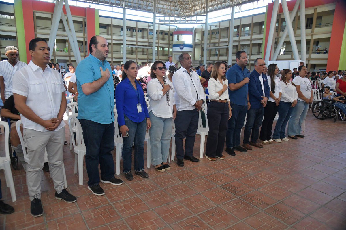 arturoheinsen's tweet image. Un día lleno de esperanza junto a @BennyMetz en la jornada “CONADIS para todos”: más de 600 personas con discapacidad recibieron atención médica gratuita. Gracias a quienes hicieron posible este acto de solidaridad. #PuertoPlata #CONADIS