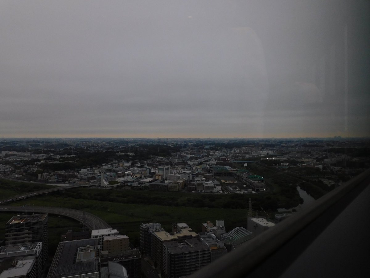 WARRIOTT8's tweet photo. 𝑷𝑨𝑳𝑨𝑪𝑬 𝑳𝑶𝑼𝑵𝑮𝑬.🏰🌇🌌

/ 新横浜 𝑳𝑶𝑼𝑵𝑮𝑬.☕️🏰🌇🌃

街がライトアップしていく𝑻𝑾𝑰𝑳𝑰𝑮𝑯𝑻 𝑯𝑶𝑼𝑹.🌇🌃✨

#YOKOHAMA #横浜市 #SHINYOKOHAMA #新横浜 #SHINYOKOHAMAPRINCEHOTEL #新横浜プリンスホテル #TOPOFYOKOHAMA #トップオブヨコハマ #NIGHTVIEW #夜景 https://t.co/dbPNFrfsjR