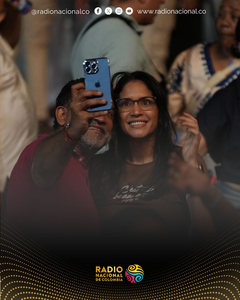 RadNalCo's tweet photo. Su alegría, su voz y su mensaje hicieron vibrar al público en el #CorazonDelMundo. 💫

📻 Vive la transmisión especial a través de @SenalColombia y las 73 frecuencias de Radio Nacional de Colombia y 98.1 FM en Barranquilla.

#MuestraCulturalPaísDeLaBelleza https://t.co/E8jjAz2r7f