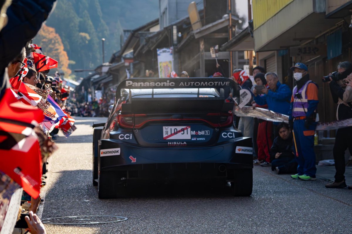 今日のSSは雨でシンドイですね…晴れてよかった恵那ステージ🚗
岩村リエゾン、エバンスさんの車両のお尻😊
#ラリージャパン 
#RallyJapan 
#岩村