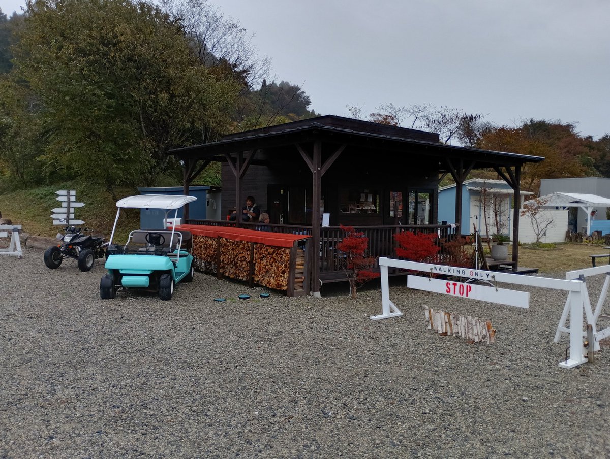 デルタリンク＆キャンピングカーランドの合同キャンプ大会に参加しております。
朝方からあいにくの冷たい雨です。
#オートビレッジinはぎ
#デルタリンク
#タクシーキャンプ
#デリカD5
#個人タクシー
#キャンピングトレーラー
#ヒッチメンバータクシー