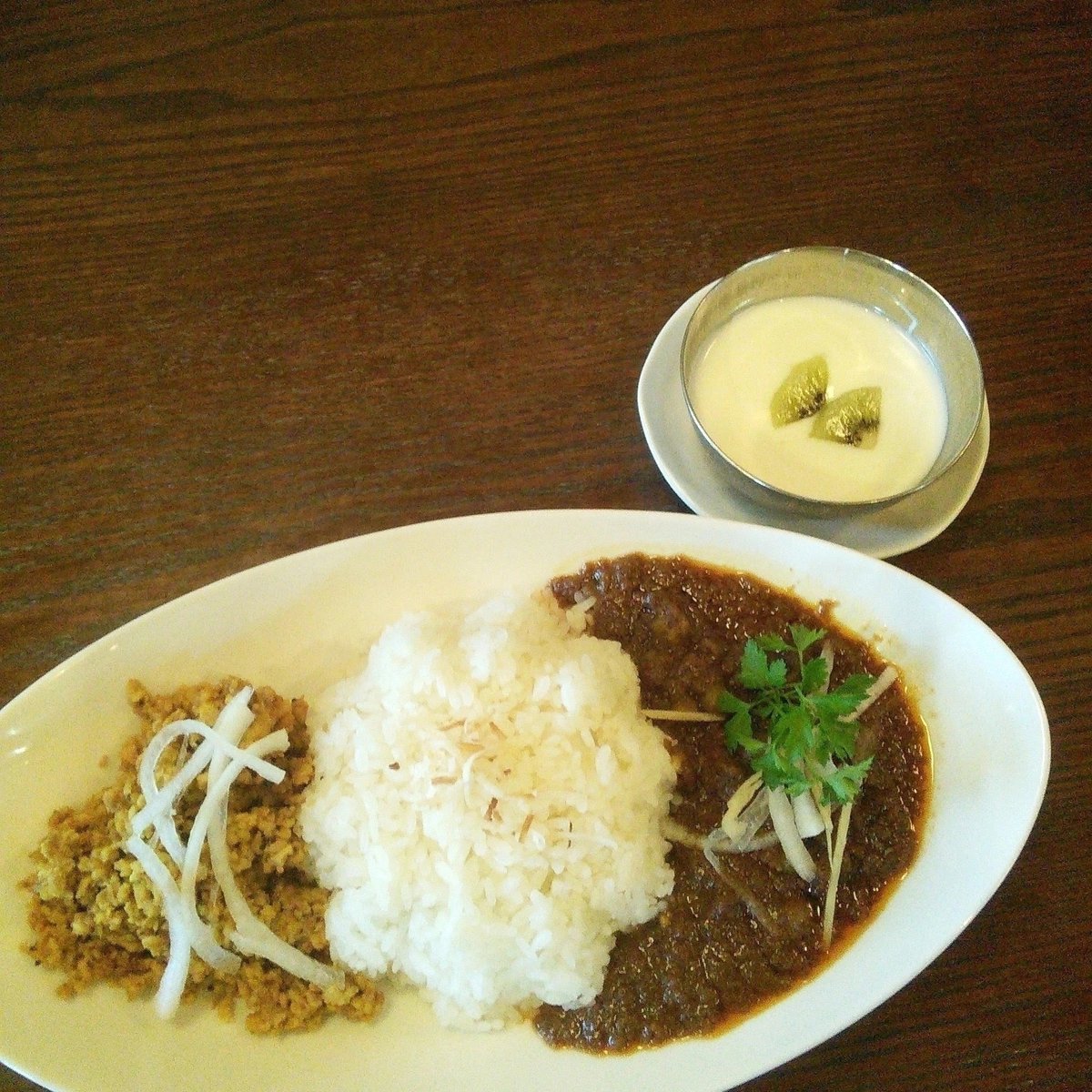 kareitei's tweet photo. おはようございます
華麗亭です
今日は雲りから雨の予報で
パッとしない天気となりましたね
HOTな温かいカレーご用意し皆様のご来店お待ちしております🙇
＃華麗亭
＃カレー
＃欧風
＃スパイシー
＃秋田 https://t.co/kyUL9igCds