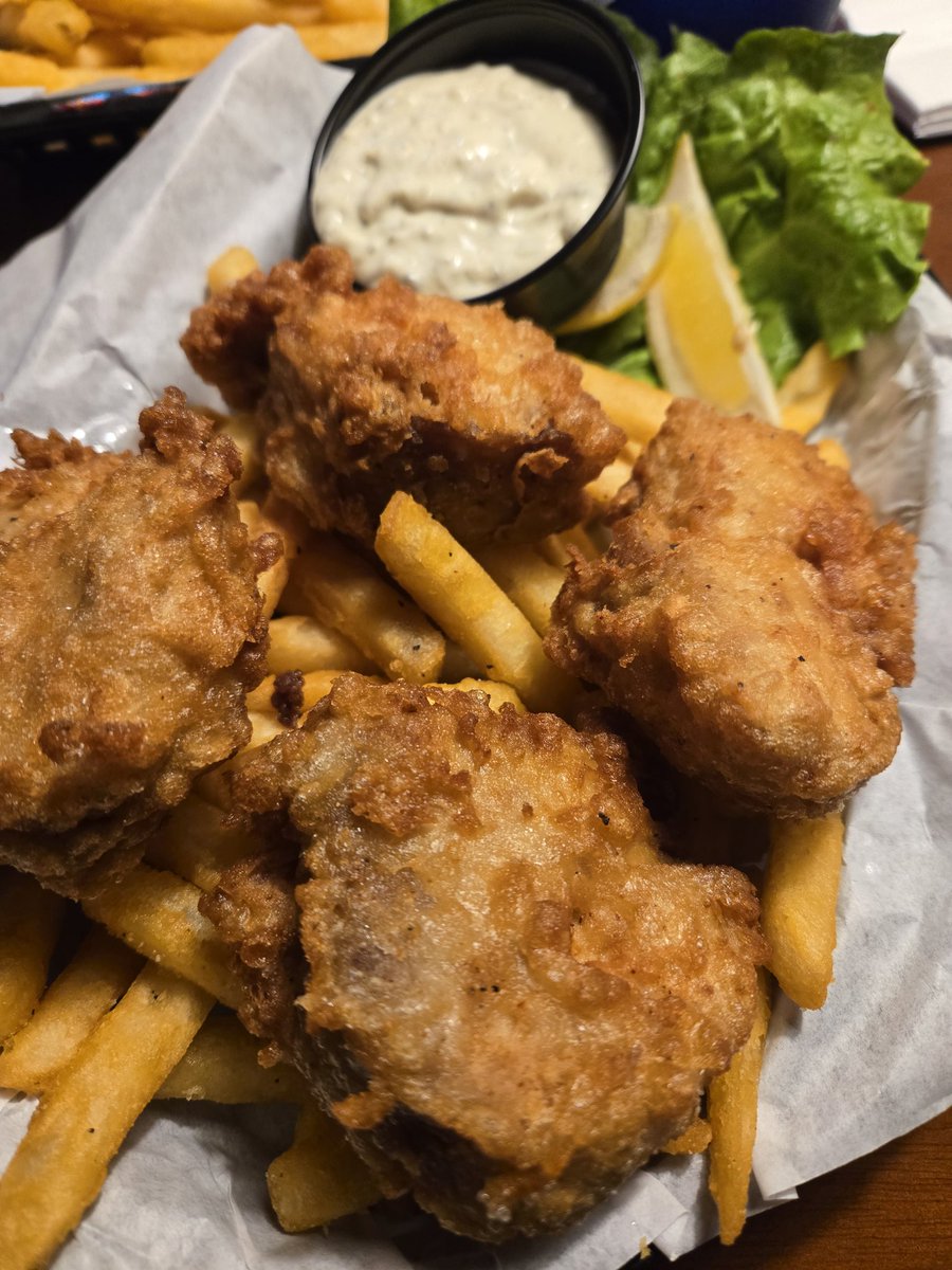 TSE_Recipes's tweet photo. Fish and Chips!  What is your favorite?  I love Halibut but Albacore Fish and Chips is a close second!  #fishandchips #Foodie #pacificnorthwest #tuna #oregon #rustytruckbrewery https://t.co/4OVwxC0g1D