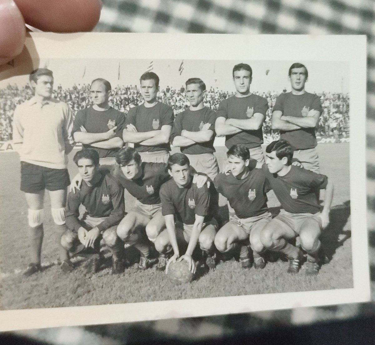 Marcoscucho08's tweet image. Acabo de atopar unhas fotos orixinais da época en que o meu avó Plaza xogaba no Pontevedra, na primeira e segunda división nos anos 60 e 70. Alguén o recoñece?