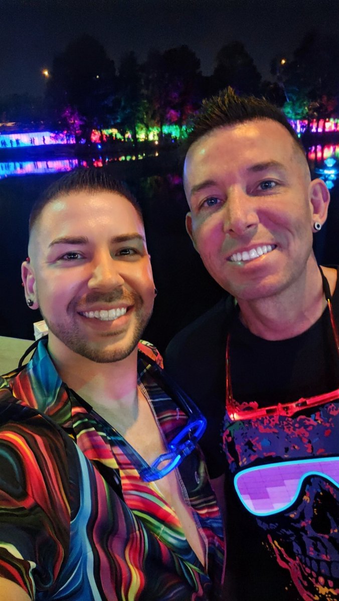 Codyjayartistry's tweet image. #EDC vibes ✨️