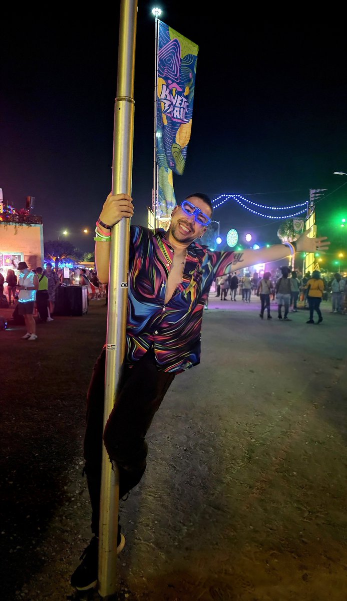 Codyjayartistry's tweet image. #EDC vibes ✨️