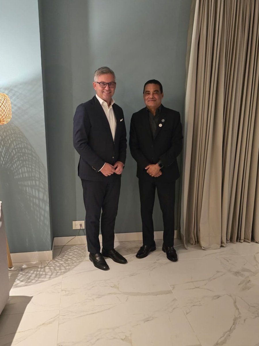 FM Francis Fonseca met with Magnus Brunner, European Commissioner for Internal Affairs and Migration, ahead of the CELAC-EU Summit in Santa Marta, Colombia. 🇧🇿🫱🏼‍🫲🏼🇪🇺

The EU remains a key partner for Belize and the region, as Belize continues to advocate for greater passport