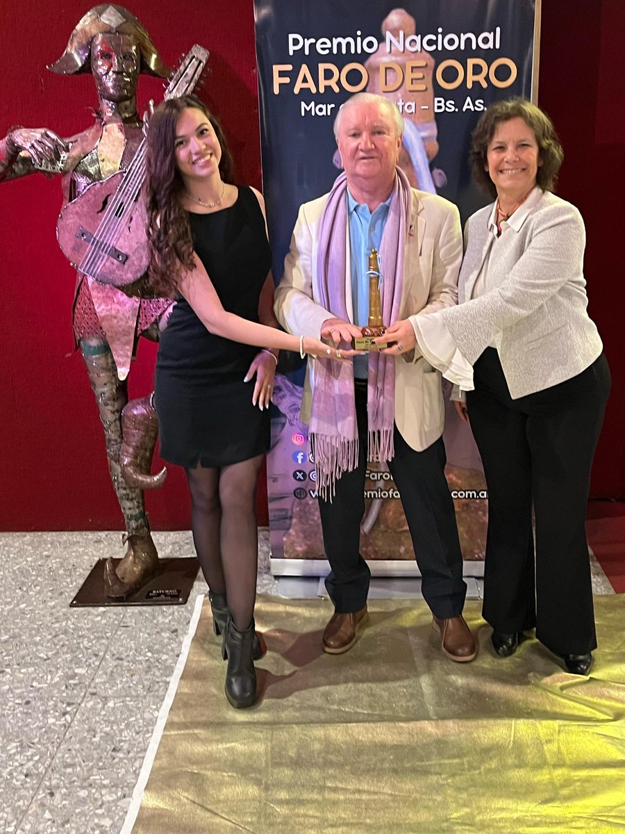 Como director de Hola Europa y mi equipo ganamos el Premio FARO DE ORO 2025, difundiendo los valores europeos por AM 570 Radio Belgrano YouTube en vivo