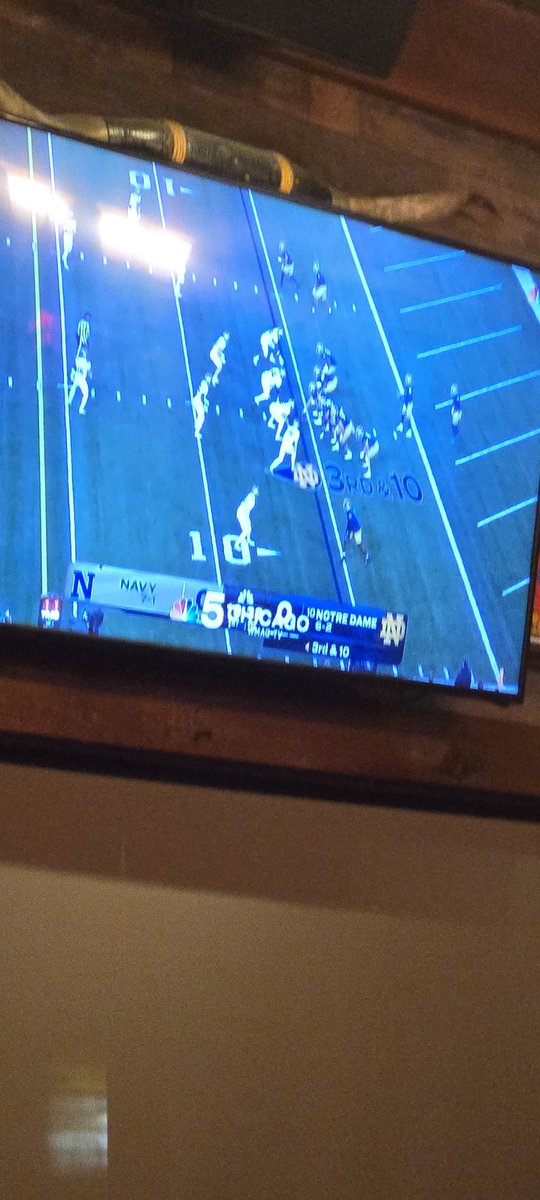 CruiseChris7's tweet photo. Come on NBC 5 Chicago, you've had your hourly bug on the screen long enough. So long that it is blocking the score. #NAVYvsND https://t.co/g5erkGtE9O