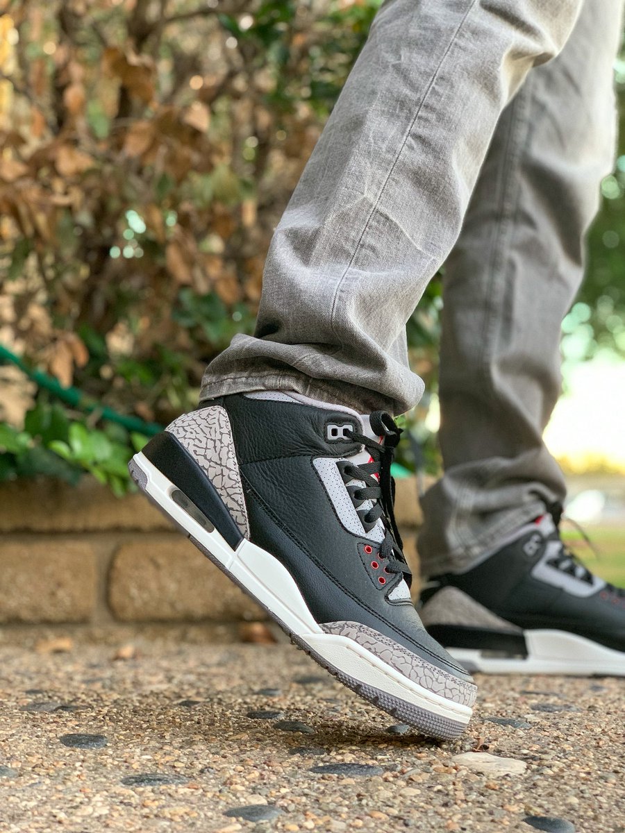 #KOTD You can never go wrong with a classic ⚫️🔴

#Nike #SNKRS #MichaelJordan #AirJordan #yoursneakersaredope #snkrskickcheck <a href="/Nike/">Nike</a> <a href="/nikestore/">Nike.com</a> <a href="/Jumpman23/">Jordan</a>