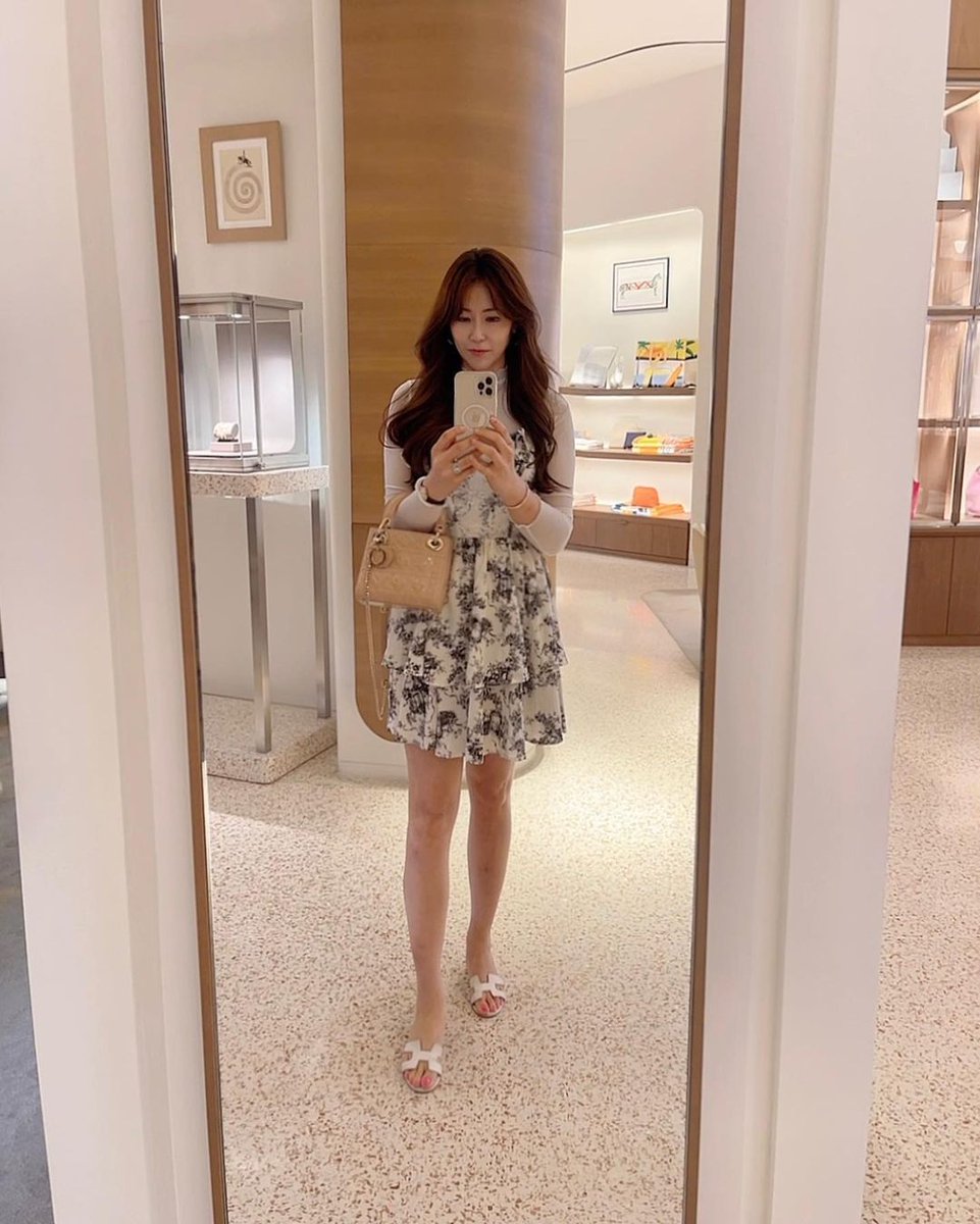 Julia Chan tweet media