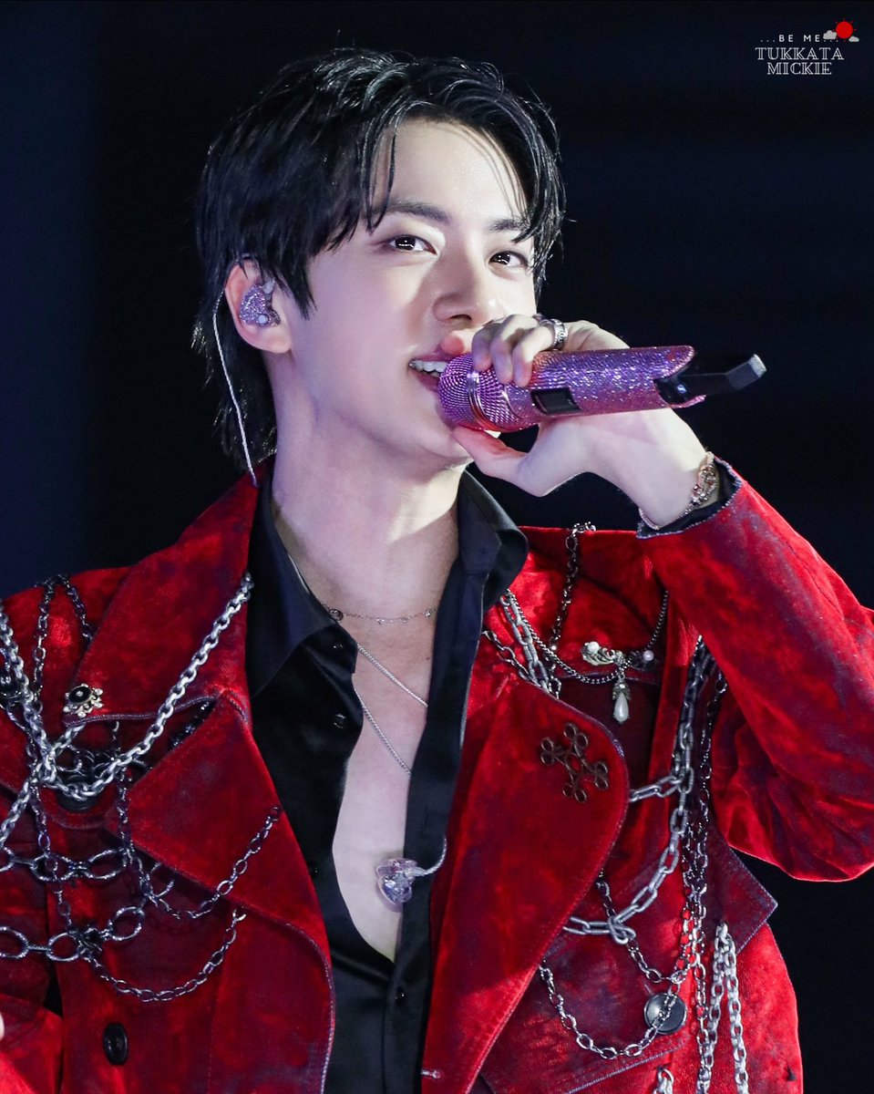 I’m voting #Jin for the #2025MAMAVOTE