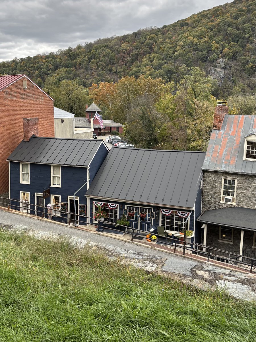 The Americana aesthetic posting will continue indefinitely. <a href="/HarpersFerryNPS/">Harpers Ferry NHP</a> 10/23/25