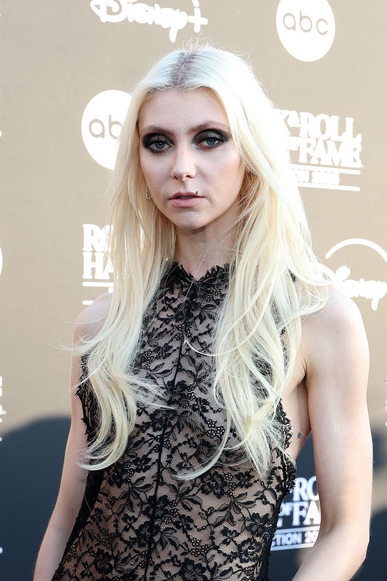 Taylor Momsen attends 2025 Rock &amp; Roll Hall of Fame Induction Ceremony.