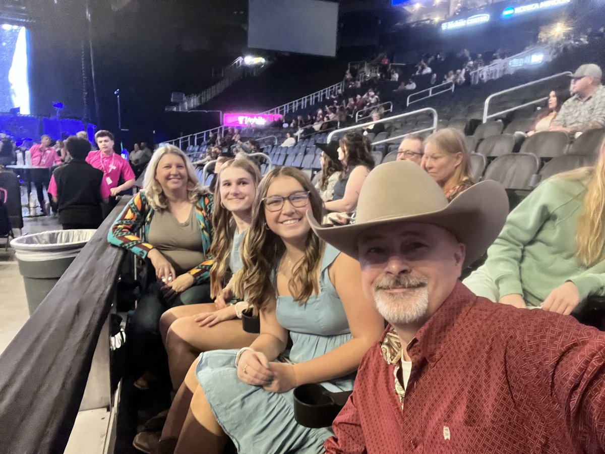 smithsteph's tweet image. Family and live music.  Best night.