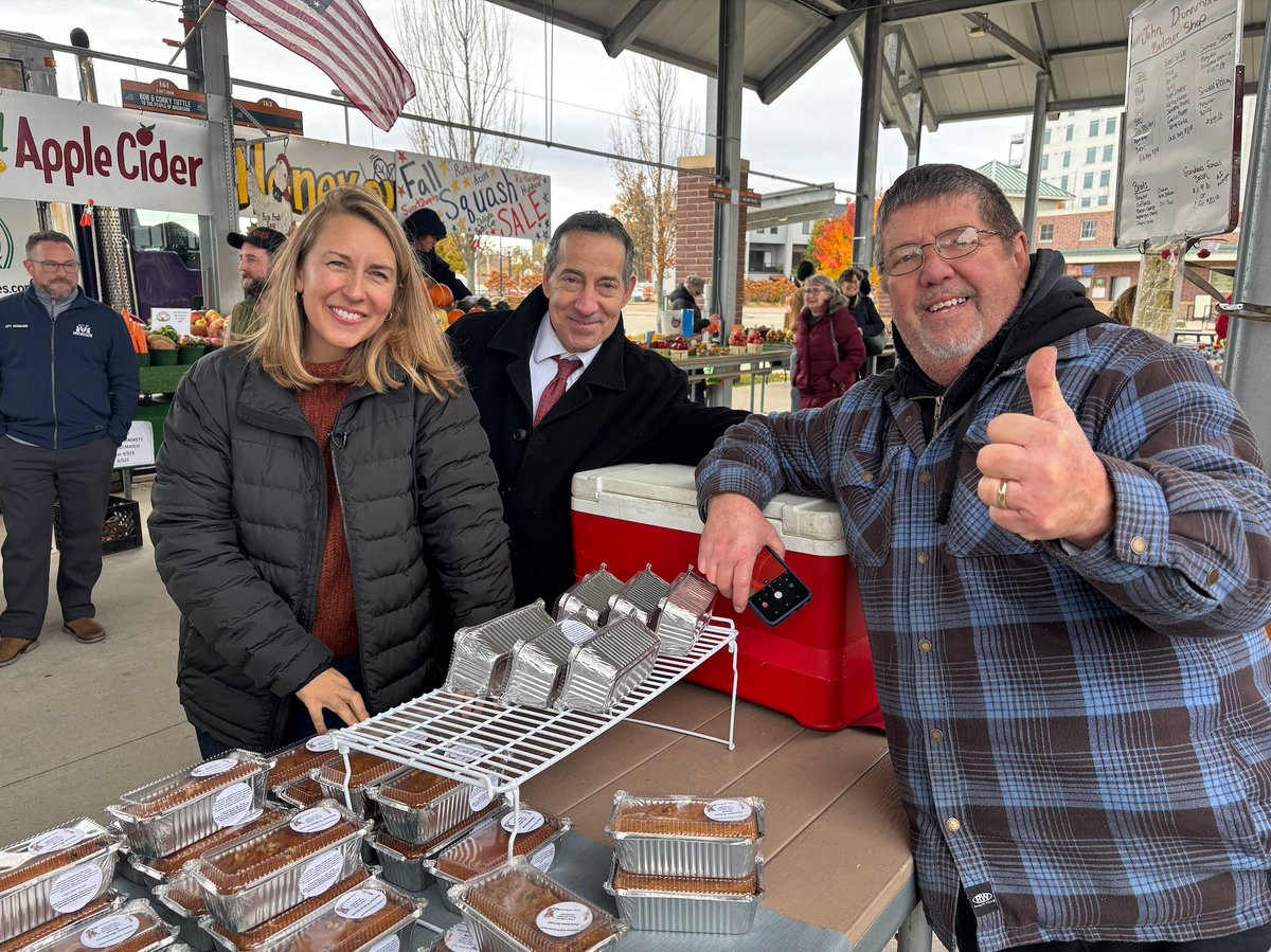 HillaryScholten's tweet image. I was thrilled to get to welcome @jamie_raskin to Grand Rapids for a town hall about the future of our democracy and to show him a little bit of West Michigan!

We’re going to retake the majority in 2026, and we’re going to do it through Michigan. #MajoritiesareMadeinMichigan