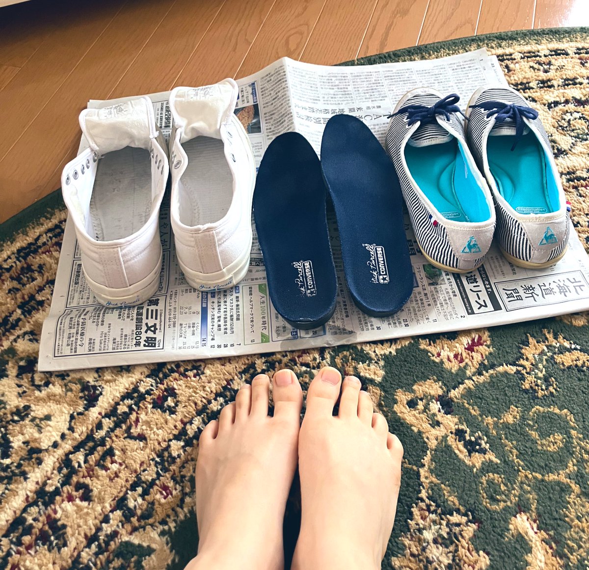 掃除終了🧹🧽

靴も洗った👟もう10年以上履いてる靴…そろそろ、さよならかな😅

子供の時から草履が履きやすそうな足だと言われてます。