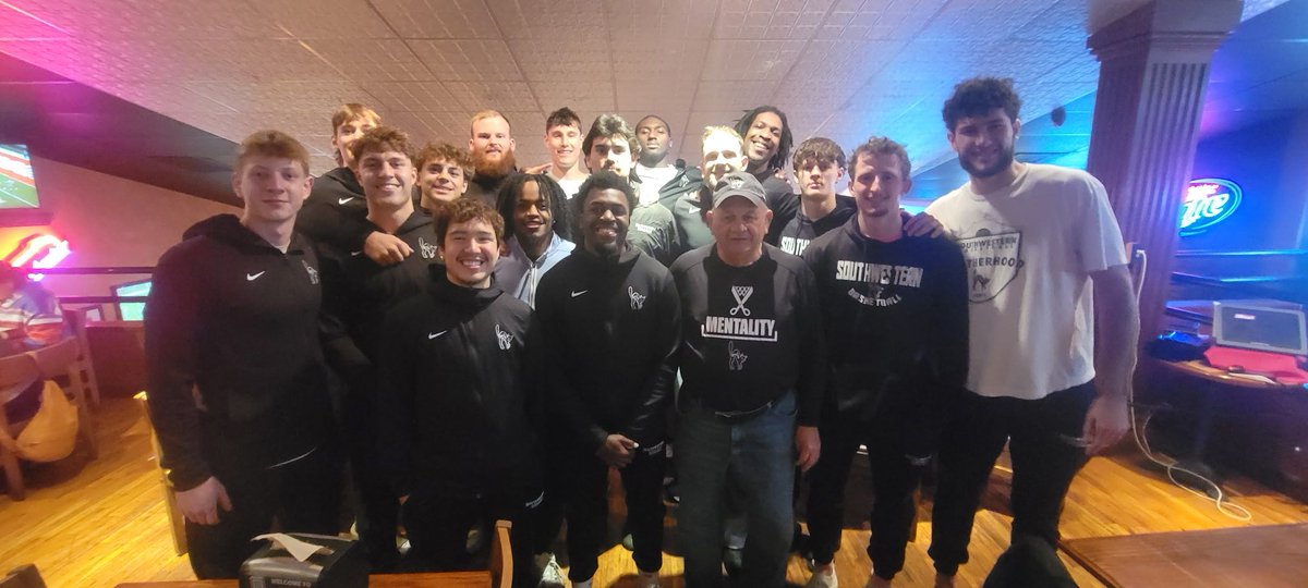 SCMensBall's tweet photo. Big thank you to Mr. Jantz for feeding our guys after our game vs Park University in Lawrence,KS. #BuilderNation https://t.co/JQWBatMBZY