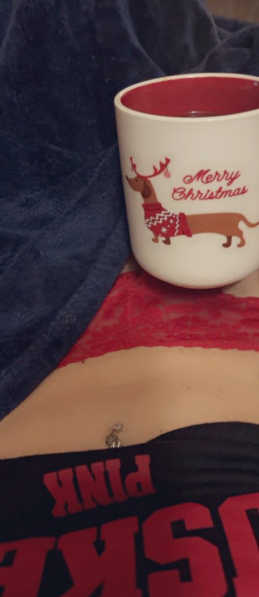 DescriptionVan2's tweet image. 7pm coffee because 9pm football