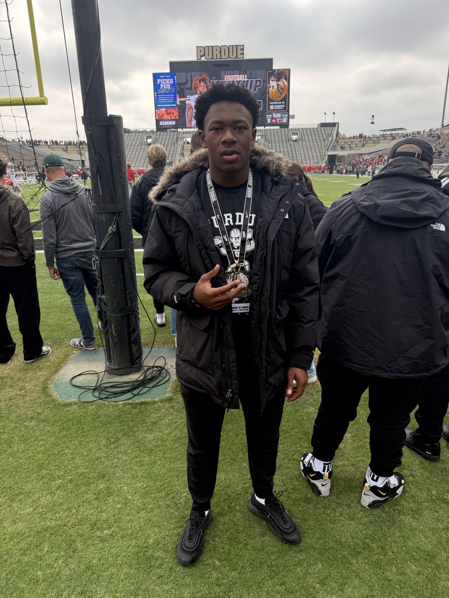 I had a great visit <a href="/BoilerFootball/">Purdue Football</a> today! 

@coach <a href="/RisingStars6/">Rising Stars Academy</a> <a href="/coachdixon_OLSM/">Greg Dixon</a> <a href="/AllenTrieu/">Allen Trieu</a> <a href="/MIexposure/">Michigan Exposure</a>