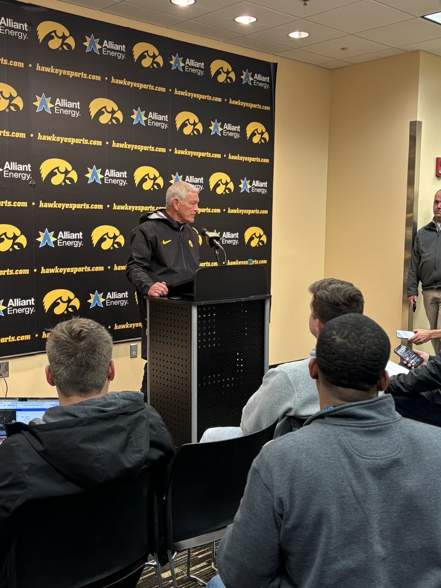 “Sometimes that’s football… we just couldn’t quite get it done.”

Kirk Ferentz gives credit to Oregon making a few more plays than Iowa. 

Razor-thin margins made the difference tonight in Iowa City.