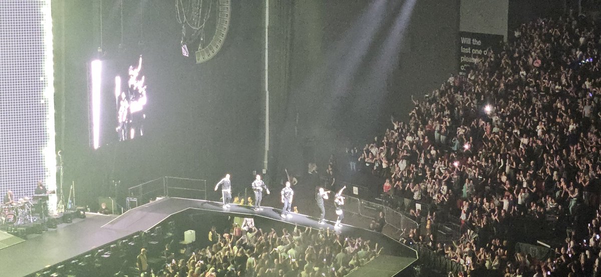 marierathe's tweet photo. Just seen the fab @itsfiveofficial at Leeds. What an incredible evening full of nostalgia. Thank you guys. You were amazing 👏 🎶🎵💜 https://t.co/rcp146pt7W