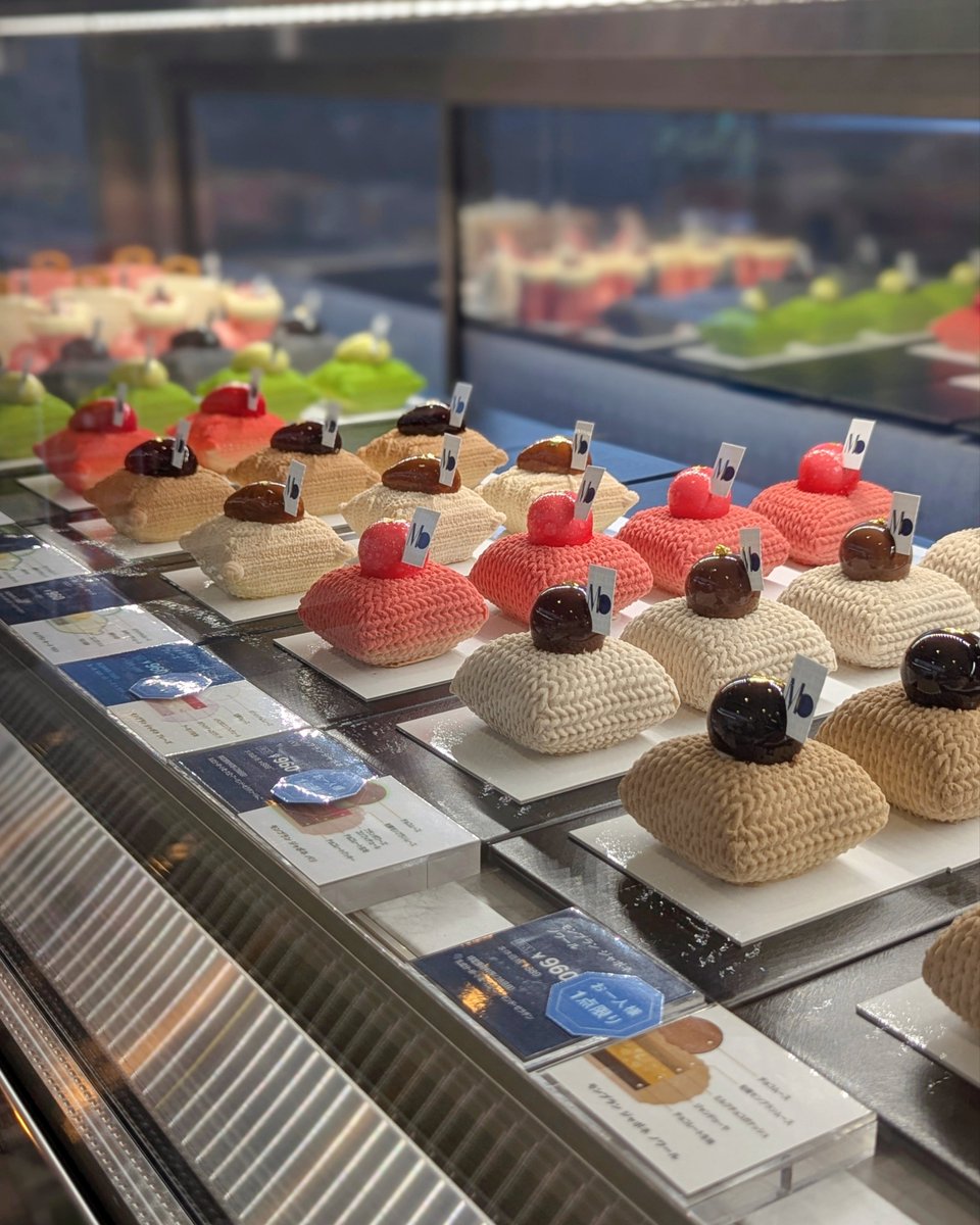 osaka_gourmet_'s tweet photo. 大阪・淀屋橋にあるパティスリー。ケーキとは思えない芸術的なビジュアルで思わずうっとり😍イートインできるのも嬉しい。 https://t.co/NtUOE4SZ0t