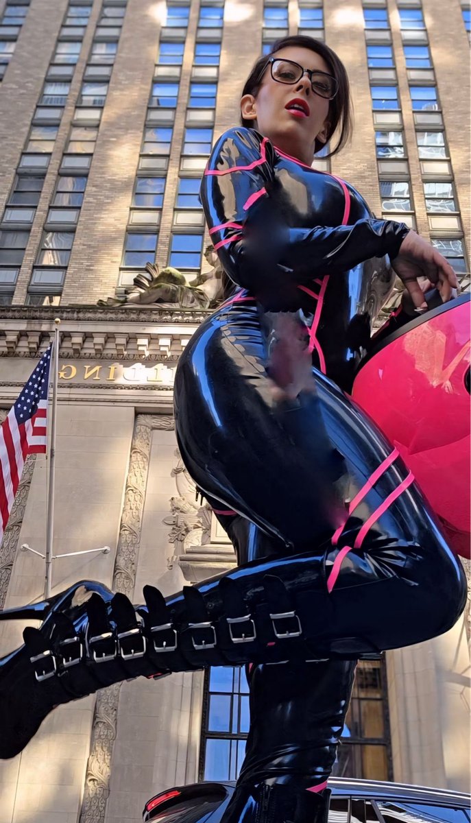 Oh no I totally meant to step on you…

I’m just pretending like I didn’t see you don’t there..