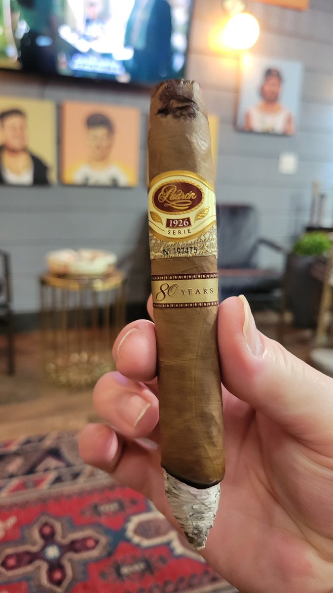 I know it isn't #FuenteFriday, but it's #PadronSaturday in Miami after a <a href="/GeorgiaFootball/">Georgia Football</a> win! Schmoke 'em if ya got 'em! <a href="/BOSSDAWG75/">BO$ Dawg</a> <a href="/BobbyWilson1004/">Bobby</a> 
#GoDawgs