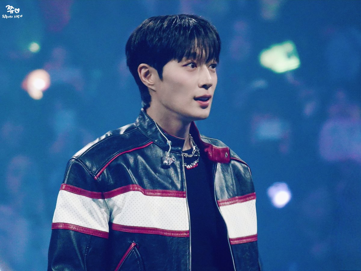 jjyu_djdj's tweet image. 251108 인천 스카이 페스티벌

용안이 무슨일인데🫠✨️💙

#윤두준 #두준 #YOONDUJUN
#하이라이트 #HIGHLIGHT
#비스트 #BEAST