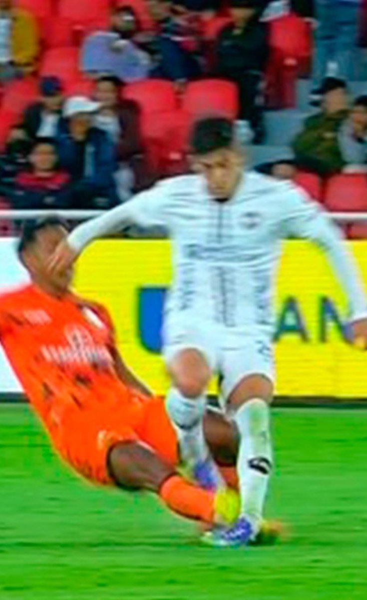 El arbitraje y el var de hoy es una completa vergüenza , cada cosa es una ridiculez