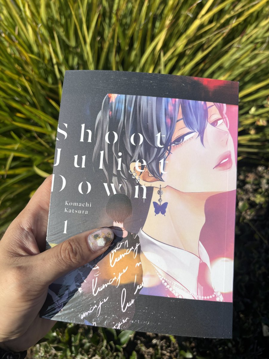 First Barnes and Noble trip in months! This is what I picked up.

No Pink Candy Kiss Vol 3 but I was able to find Shoot Juliet Down Vol 1.