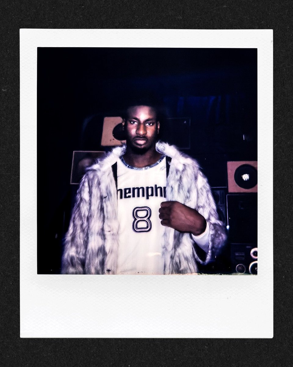 memgrizz's tweet photo. Let us Stax some platinum polaroids for your feed 🎶

City Edition Jersey Release presented by @RobinhoodApp https://t.co/eGUKC7LPDP