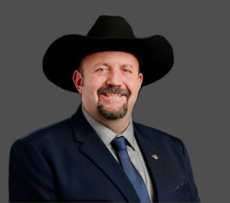 Jordan_Keal's tweet image. Hey everyone,

I&apos;m Jordan Kealy, I am the MLA for Peace River North in B.C.
- Help me build my voice 
- I am not your common politician, but a farmer and mechanic who got tired of seeing everything go wrong in our province and country.
- I currently sit as an independent because…