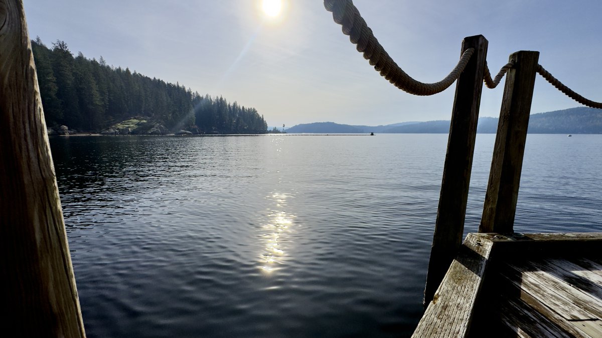 paddleandtrails's tweet image. Spent the day walking along the lake before ducking into Bear Paw Cookies Bakery and Crepes on Sherman Ave for an afternoon snack. Which we enjoyed while overlooking Lake Coeur d&apos;Alene... 🏔❄️☀️#Idaho #idahome #cdaidaho #lake #outdoors #parkchat