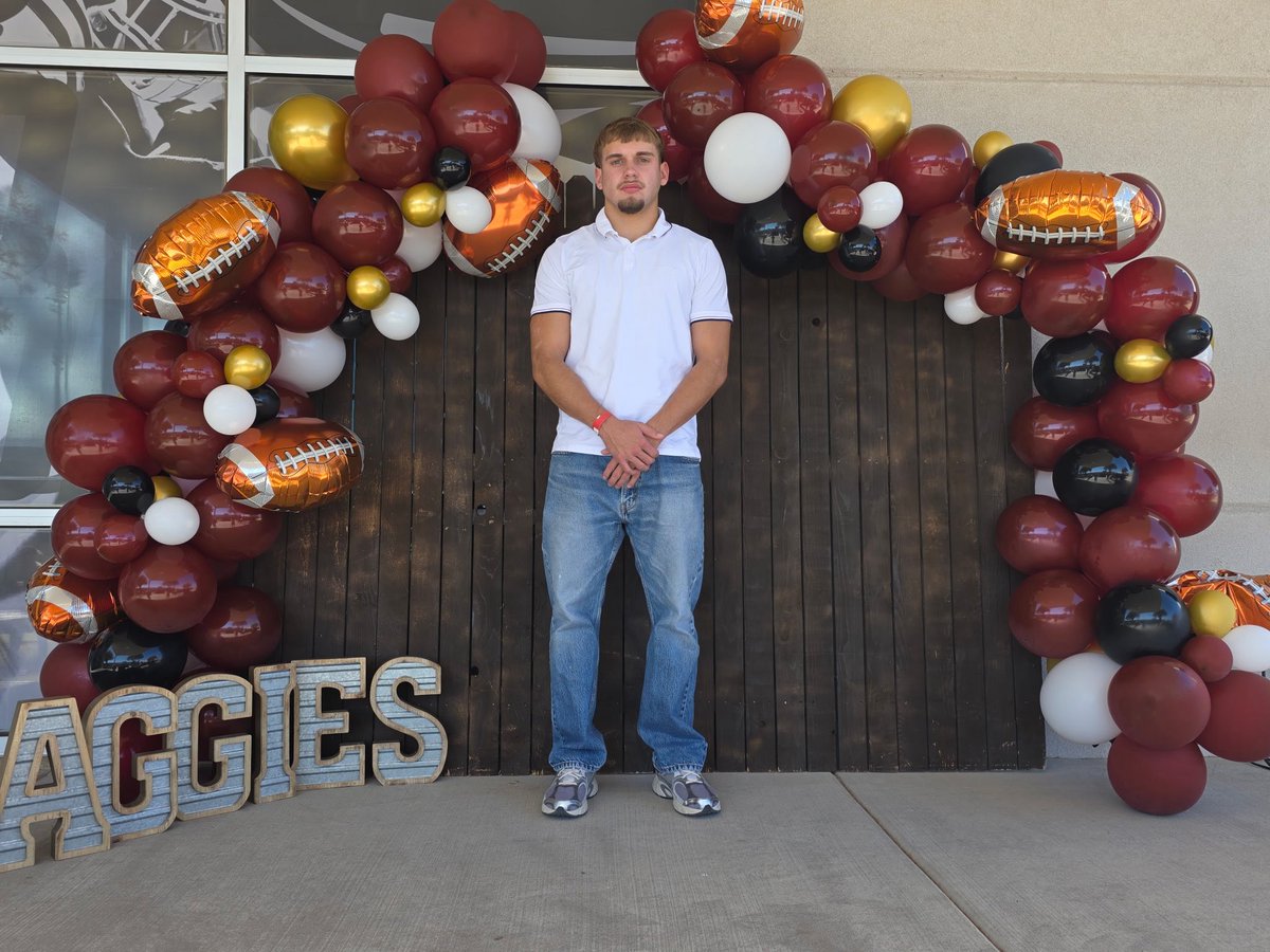 BrysonBloom's tweet image. Thank you @mjgaynor for inviting me out to @NMStateFootball Homecoming game, had a great time!

@CoachCiscoAHS @AaronCisco4 @CoachKyleShoot @ScottSing82 @PrepRedzoneNM @cjrecruiting2