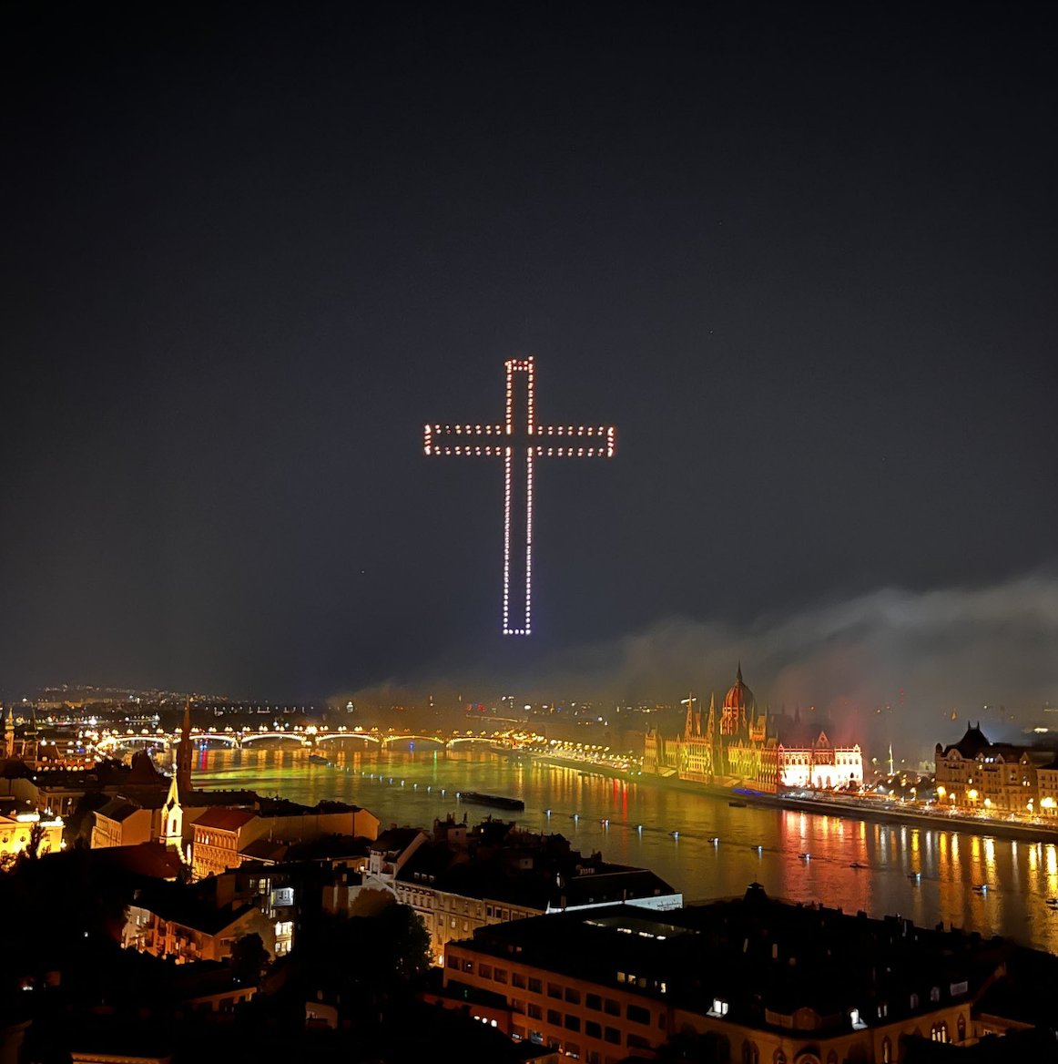 🚨 BREAKING:

Hungary Sends Aid to Persecuted Christians in Nigeria:

"We have a moral responsibility to stand by persecuted Christians."

-Prime Minister of Hungary, Orbán Viktor 🇭🇺✝️