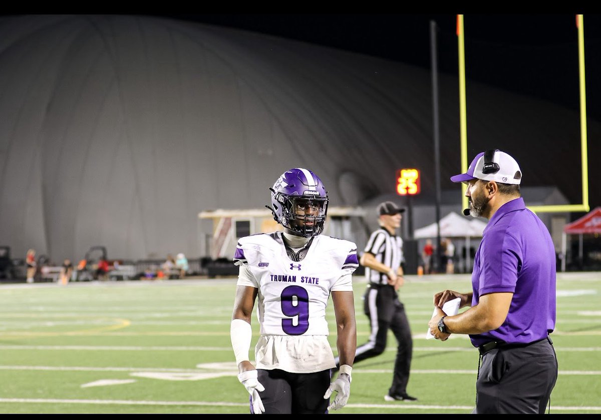 Forever grateful for these 2! Saw potential in me and gave me an opportunity. Forever Proud to be Bulldog! <a href="/CoachKNesbitt/">Kellen Nesbitt</a> <a href="/coach_nez/">Gregg Nesbitt</a> Go Dawgs! 1-0! 🐶🐶