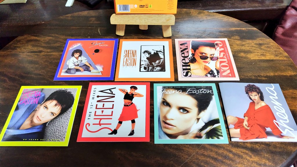 ganchang's tweet photo. シーナ・イーストンさんのThe Complete EMI Recordings Vol IIが到着ヽ(=´ω`=)ノ
前回と違ってオリジナルバージョンでの収録がかなり少なく全然コンプリートじゃないという(;`・ω・´)
その代わり未発表のテイクやセッションがてんこ盛り
オリジナルアルバム3枚のジャケットは前回同様に別カットを使用 https://t.co/wc5nHWVlKq