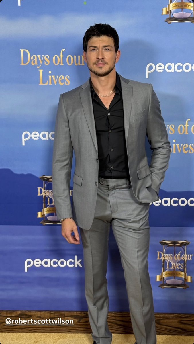 TeamRobWilson's tweet image. @MrRobertScott on the red carpet for @DaysPeacock 60th Anniversary Special!

#TeamRobWilson #SameTeam🔐
#Days