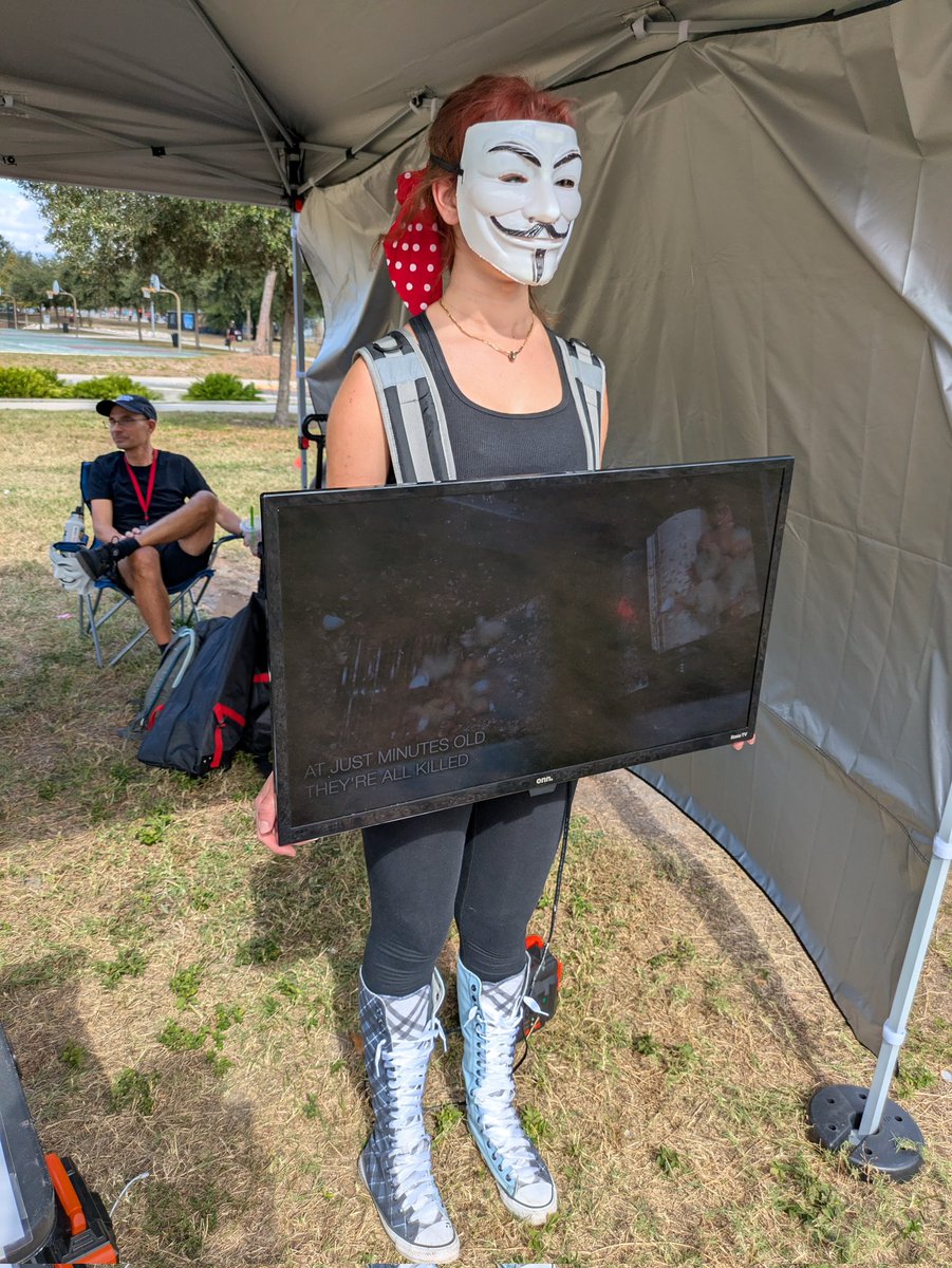 TomiKordic's tweet image. At the Tampa veg fest showing what happens in animal exploitation industries, as well as getting silent vegans to be active. #vegan #anonymousforthevoiceless