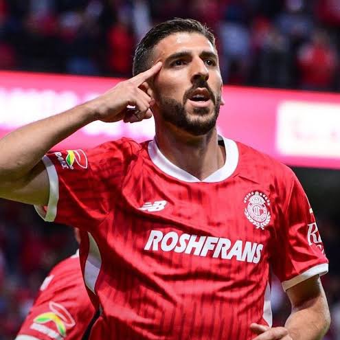 LaMeraFiera's tweet photo. TRICAMPEÓN DE GOLEO.

Lo de Paulinho no tiene sentido. https://t.co/ZaEUoKjDwp