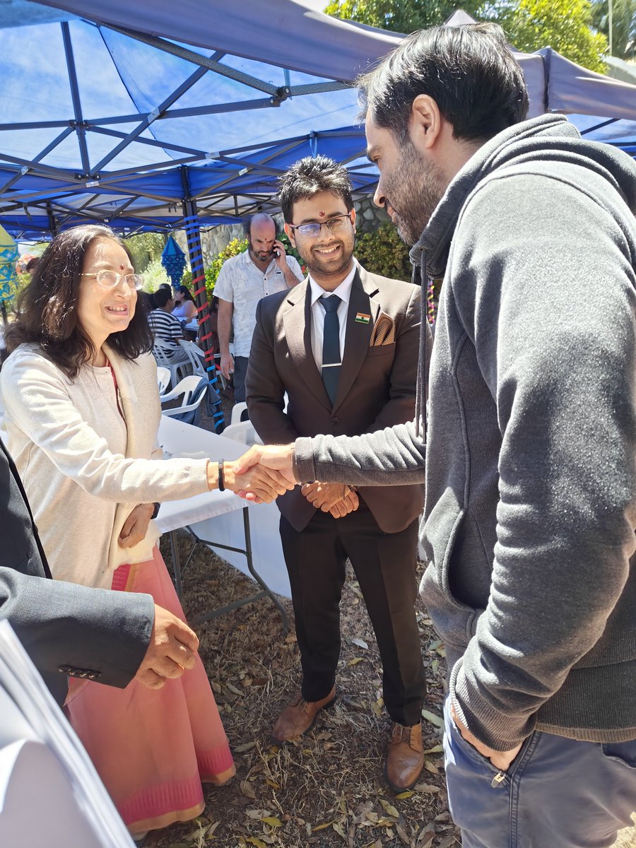 Indiainchile's tweet image. The Embassy of India, Santiago joined the Astronomy Students Community of the University of Chile @udechile in celebrating "Diwali-the Festival of Lights" on 07 November 2025.

A vibrant evening celebrating the spirit of light, knowledge and India-Chile friendship.

#Diwali2025