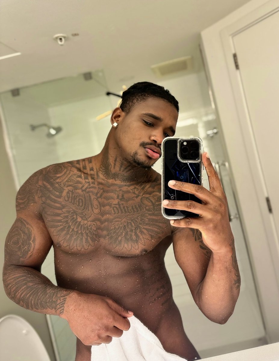 Disponible ahora mismo, para show privado de Stryper y para videollamada 809 678 2370