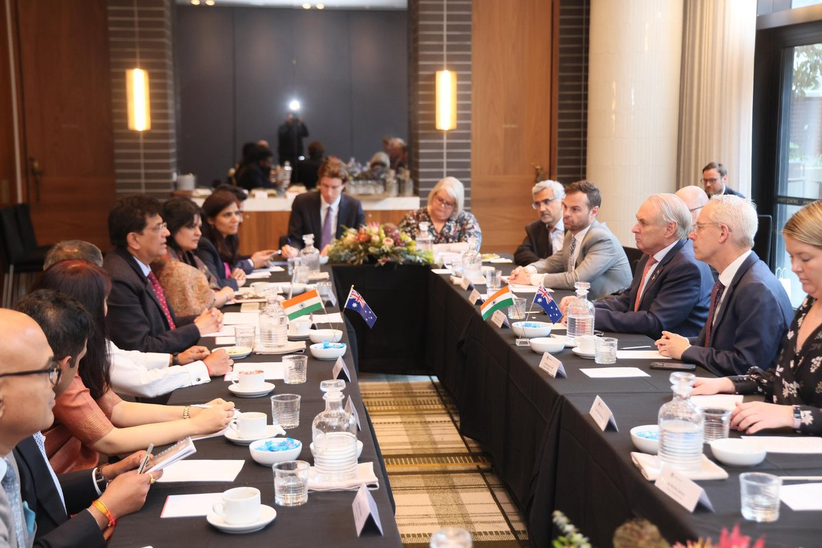 airnewsalerts's tweet image. Commerce and Industry Minister Piyush Goyal reaffirms commitment to #Australia for the early conclusion of a balanced and mutually beneficial Comprehensive Economic Cooperation Agreement, #CECA, between #India and #Australia.  

🎙️@PiyushGoyal said this during bilateral