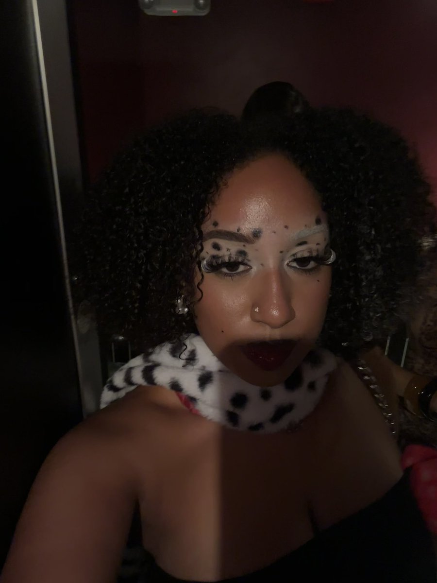lainictal's tweet photo. Late Halloween post bc I forget twitter exists 🐾🤍 https://t.co/rUYHeolY10