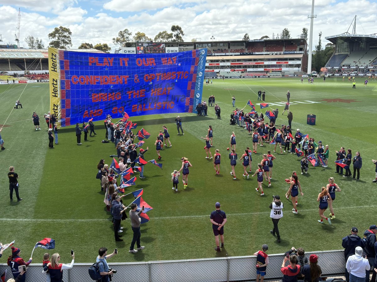 Go Dees 🔴🔵 Bring the heat
