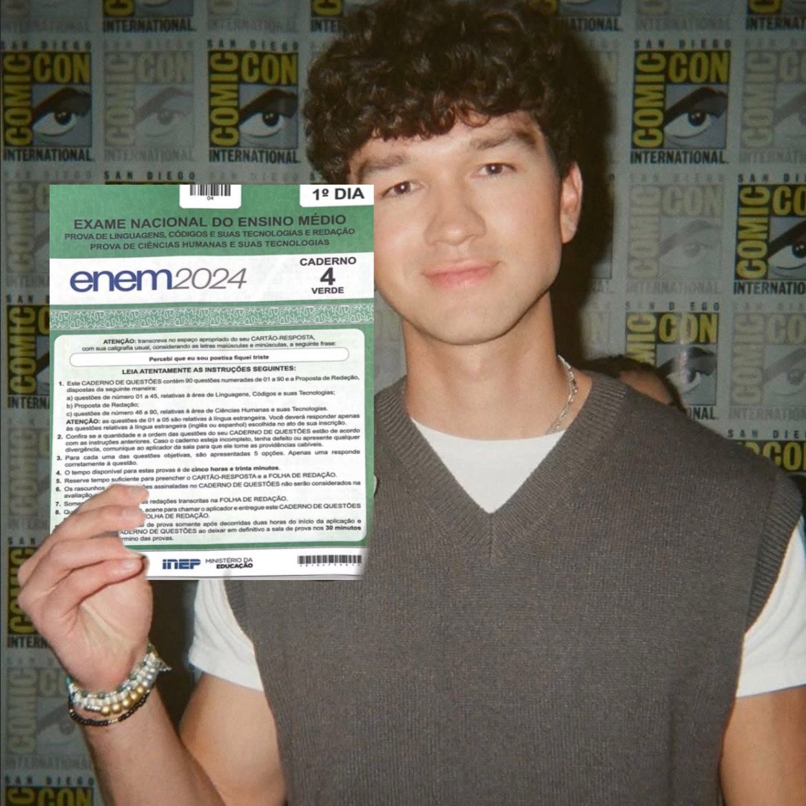 acervocharlieb's tweet image. 🚨 ATENÇÃO: INEP informa que o ator Charlie Bushnell irá CORRIGIR as redações da prova do ENEM 2025.